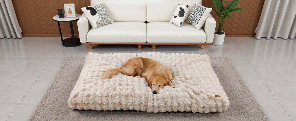 Coussin épais en fausse fourrure, déhoussable