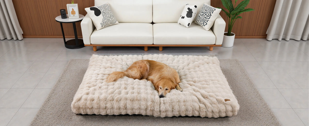 Coussin épais en fausse fourrure, déhoussable