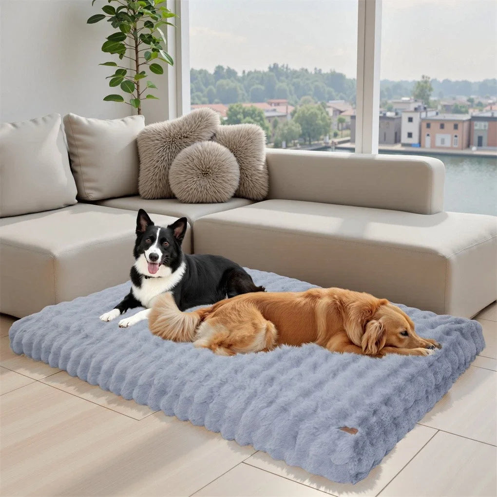 Coussin épais en fausse fourrure, déhoussable