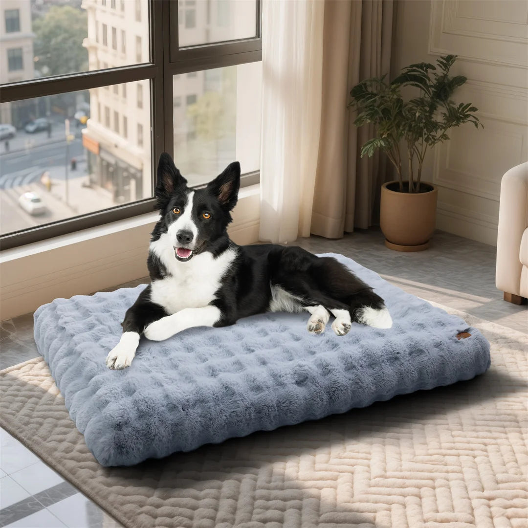 Coussin épais en fausse fourrure, déhoussable
