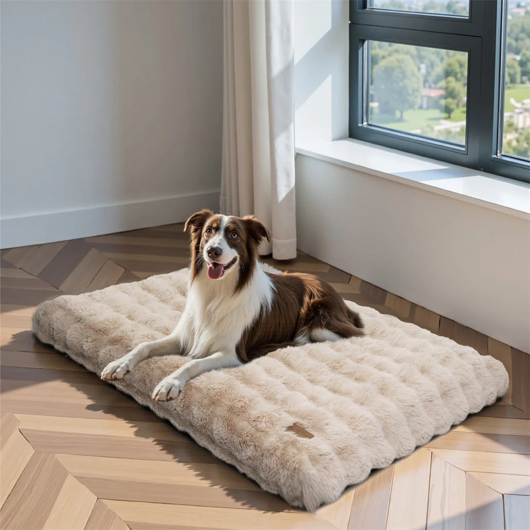 Coussin épais en fausse fourrure, déhoussable